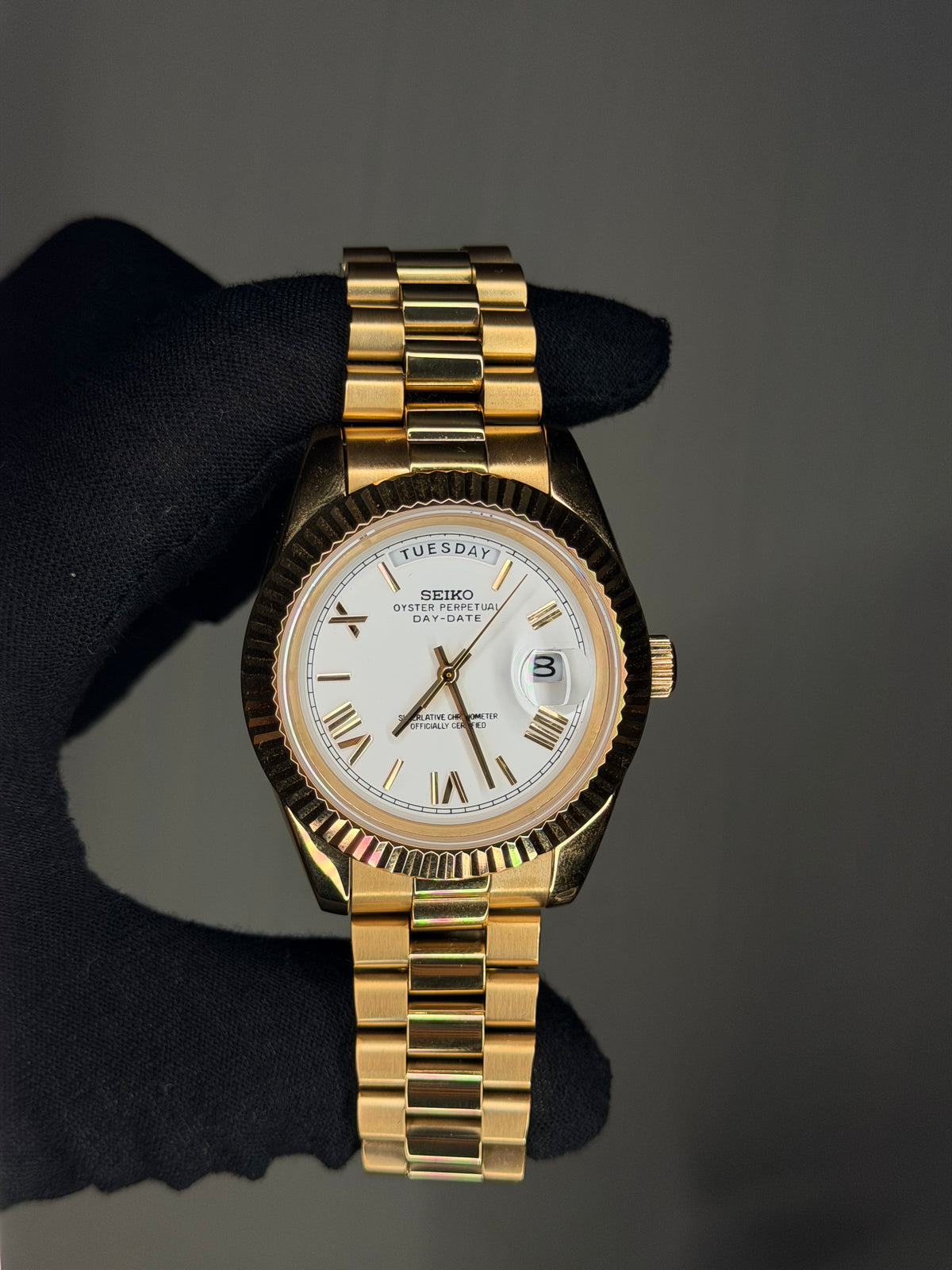 Seiko Gold/white Roman Day-Date