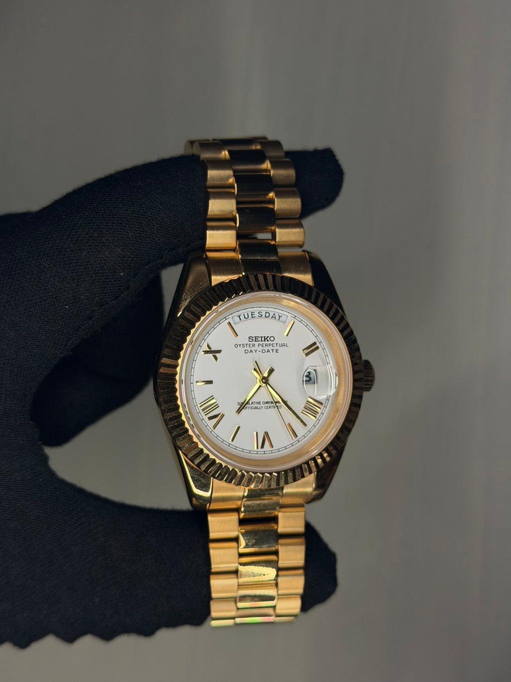 Seiko Gold/white Roman Day-Date